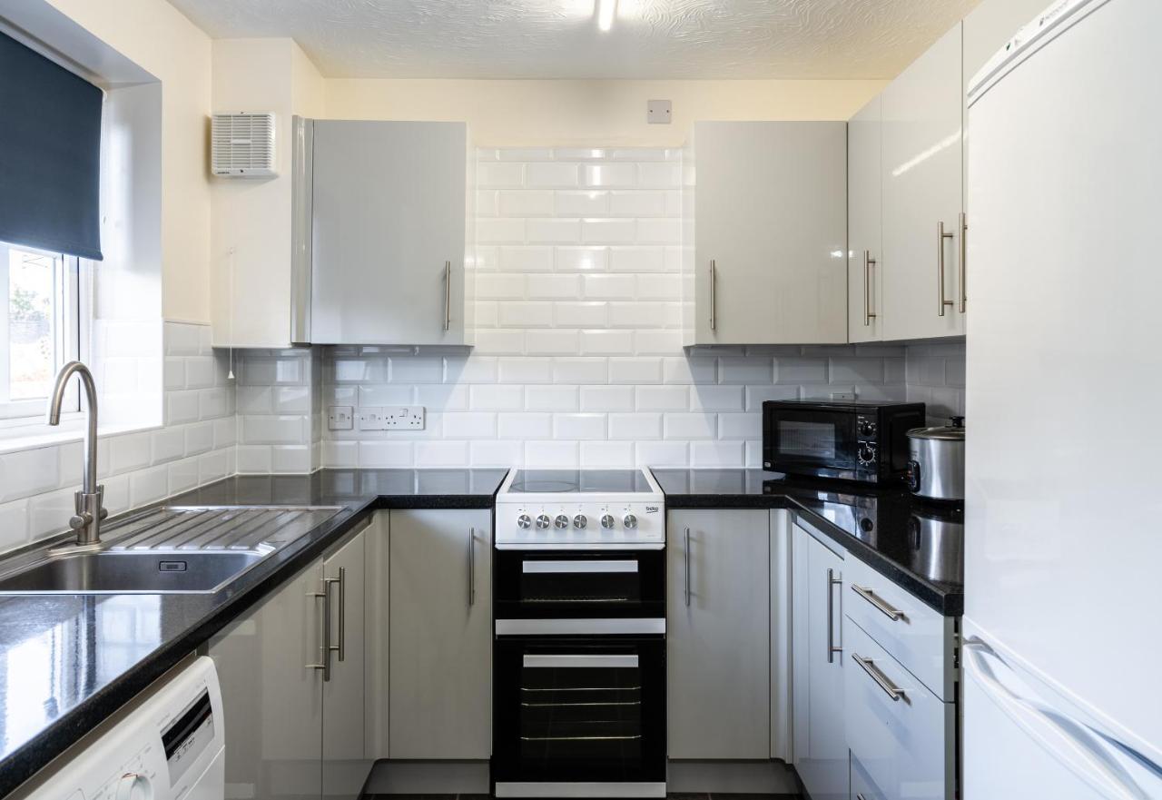 Modern 2 Bed House- Free Parking And Close To The Centre บริสตอล ภายนอก รูปภาพ
