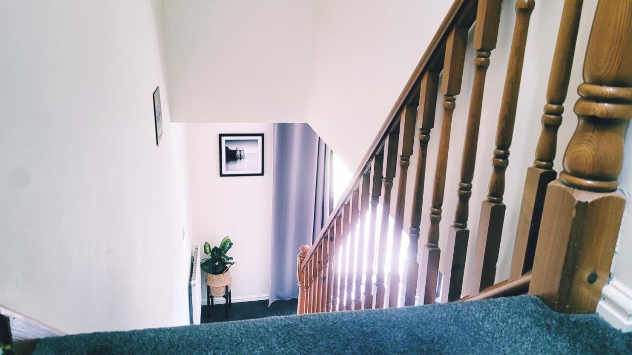 Modern 2 Bed House- Free Parking And Close To The Centre บริสตอล ภายนอก รูปภาพ